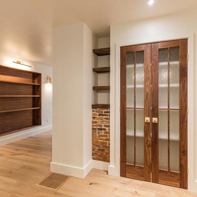 Brick and wood shelf / closet detail